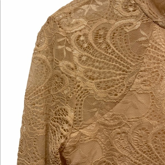 Charlotte Russe Beautiful Lace Long Sleeve Blouse - Picture 4 of 11